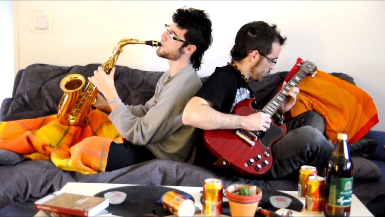 «Vivir de costado» (Videoclip oficial) de River House
